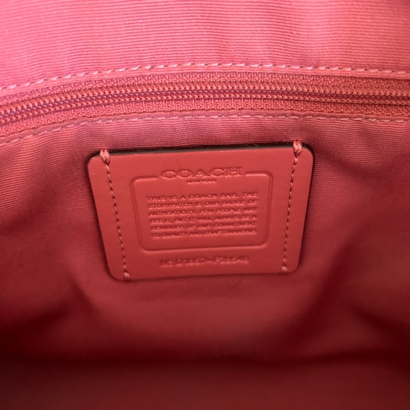 Coach Signature New York Lexi Shoulder Handbag in Peony Pink - Picture 10 of 10